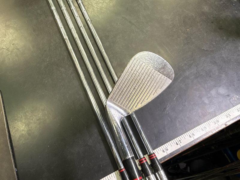 Load image into Gallery viewer, Used Ben Hogan Apex + Forged Right Hand 5pc Iron Set 3,4,6,8i and Ew
