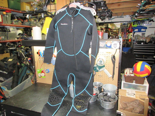 Used Hevto Men Wetsuit 3/2mm - Size Large