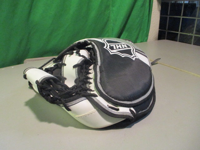 Load image into Gallery viewer, Used Franklin NHL GC 130 11&quot; Hockey Goalie Glove - LH
