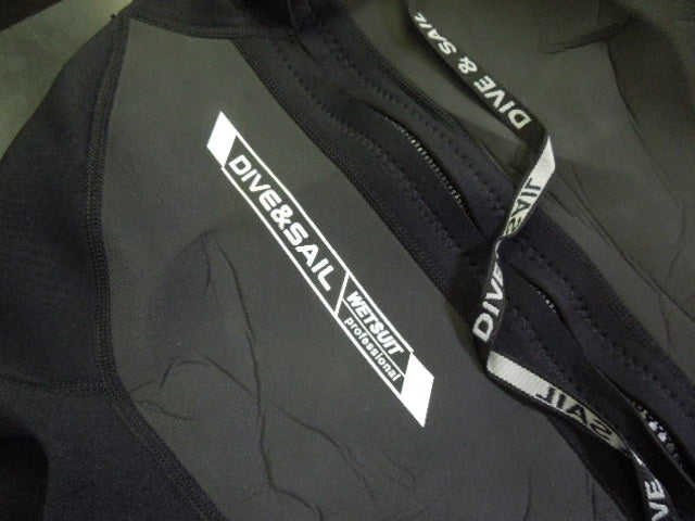 Load image into Gallery viewer, Like New Dive and Sail Mens Shorty Wetsuit Size Medium
