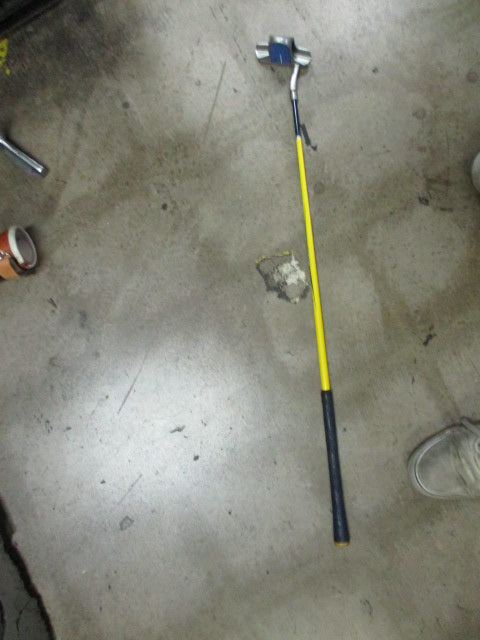 Load image into Gallery viewer, Used Dunlop Loco Tour 32&quot; Junior Putter
