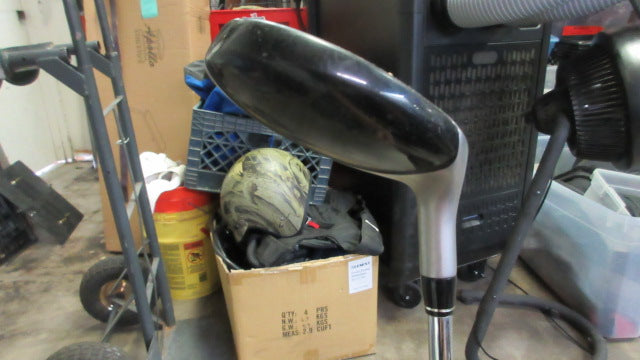 Load image into Gallery viewer, Used TaylorMade Rescue Mid 19 Deg 3 Hybrid - RH - small wear

