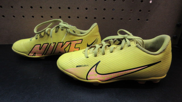 Load image into Gallery viewer, Used Nike Mercurial Soccer Cleats - Size Youth 1
