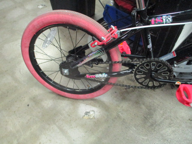 Load image into Gallery viewer, Used Kent Sparkles 18" Bicycle
