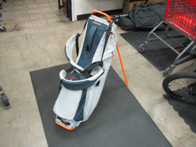 Load image into Gallery viewer, Used TaylorMade Golf Stand Bag
