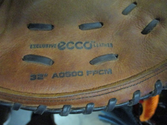 Used wilson Pro FP500 32" RHt Fastpitch Softball Catchers Glove