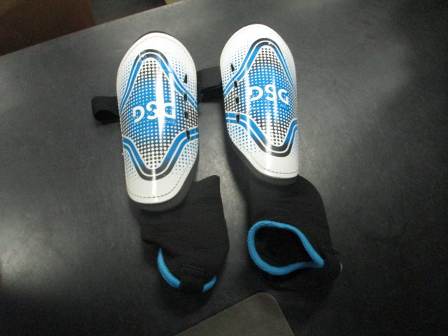 Load image into Gallery viewer, Used DSG Youth Shin Guards Size Large
