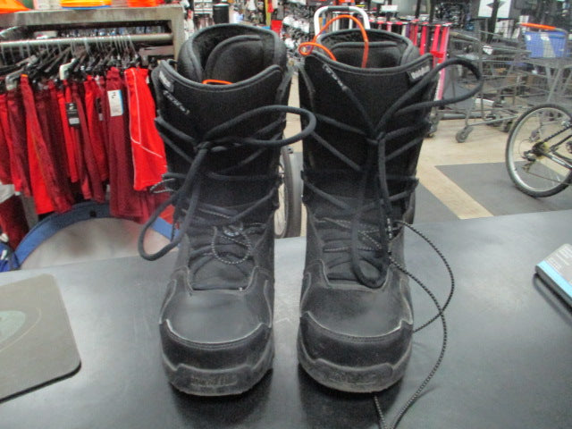 Load image into Gallery viewer, Used ThirtyTwo Black Snowboard Boots Size 7.5
