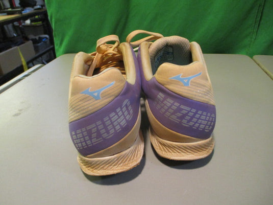 Used Mizunio Wave Finch Lightrevo Size 5 Cleats