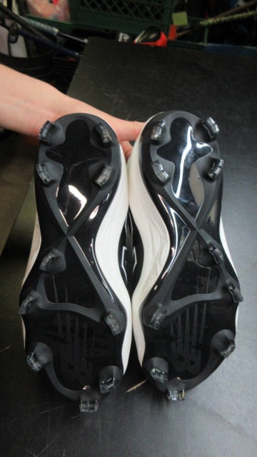 Load image into Gallery viewer, Used New Balance Fresh Foam X Velo v4 Molded Softball Cleats - Size 8.5 W
