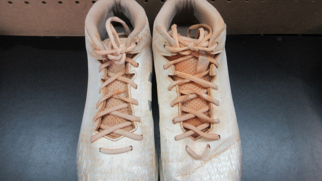 Load image into Gallery viewer, Used Under Armour Spotlight Football Cleats - Size 13
