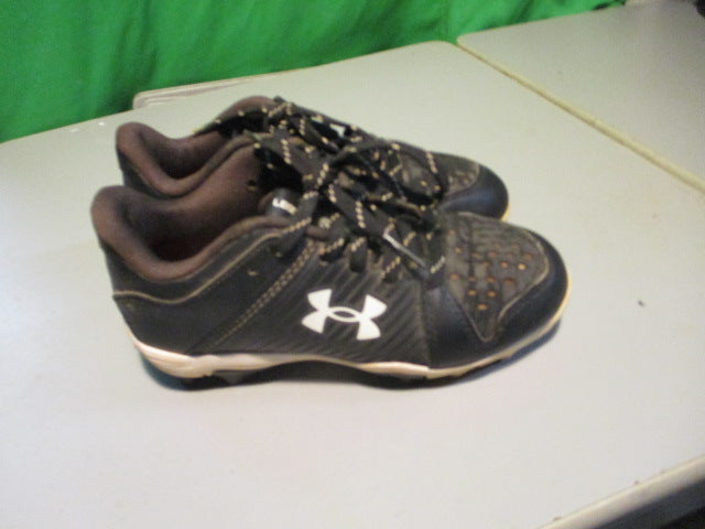 Load image into Gallery viewer, Used Under Armour Leadoff Size 13K Cleats
