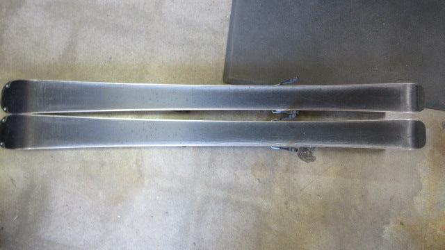 Load image into Gallery viewer, Used Volkl Tip Rocker RTM 120CM Junior Skis
