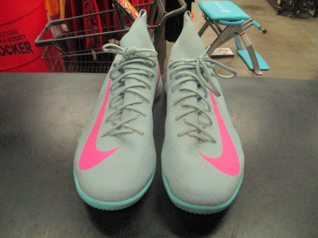 Load image into Gallery viewer, Used Nike AirZoom Indoor Soccer Shoes Size 10

