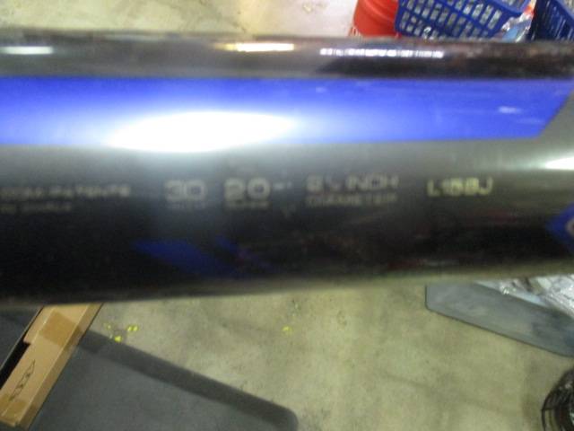 Load image into Gallery viewer, AXE Avenger Pro Composite 30" 20oz Softball Bat
