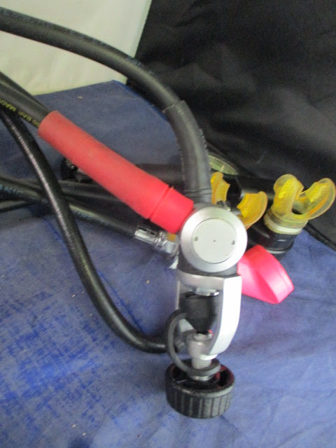 Load image into Gallery viewer, Used Oceanic Dual Stage Regulator w/ Computer
