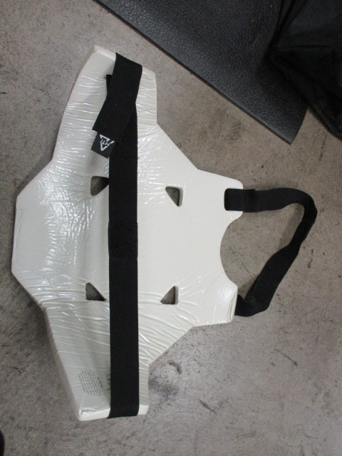 Load image into Gallery viewer, Used Swift Muay Thai Size Medium Foam Chest Guards
