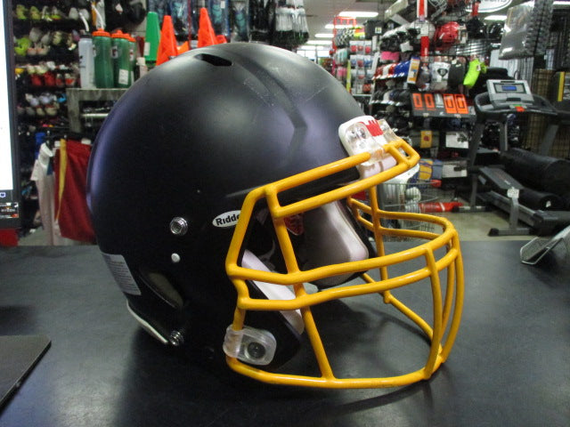 Load image into Gallery viewer, Used Riddell Speed Icon Football Helmet - Size Medium - SZN 2021 Or Newer
