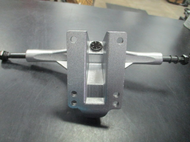 Load image into Gallery viewer, New SKATEBOARD TRUCKS Set of 2 Silver
