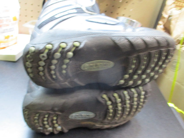 Load image into Gallery viewer, Used Atlantis BOA Snowboard Boots Size 4
