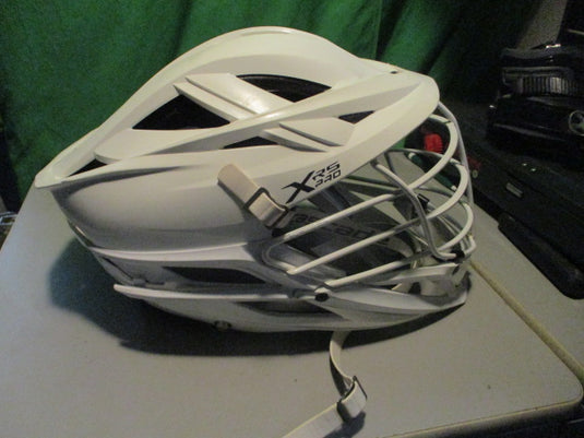 Used Cascade XRS Pro White Adjustable Lacrosse Helmet