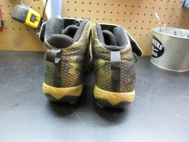 Load image into Gallery viewer, Used Under Armour Harper RM Black Metallic Gold Football Cleats - Size 10.5

