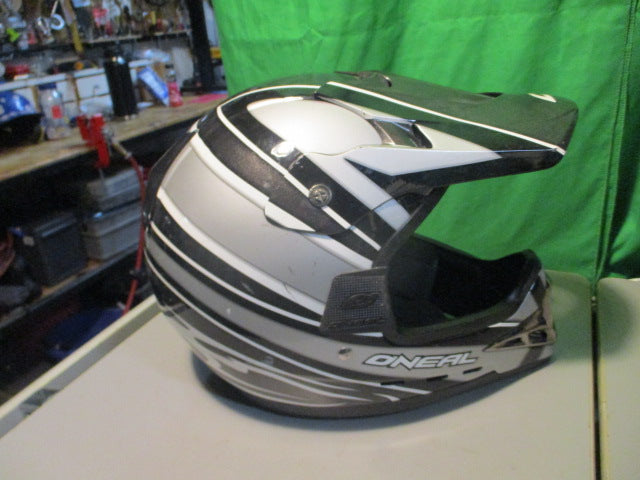 Load image into Gallery viewer, Used Oneal Dot XS Motorcross Helmet Missing Chin Guard
