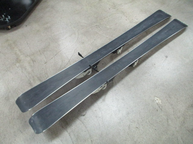 Load image into Gallery viewer, Used Volkl Aurena 141cm Downhill Skis With Marker Bindings

