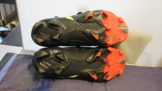 Used Adidas Predator Soccer Cleats Youth Size 5.5 - wear