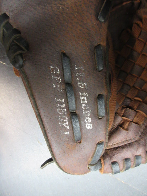 Load image into Gallery viewer, Used Mizuno Power Close Prospect Series 11.5" Leather Glove - LHT
