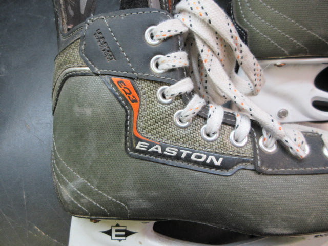 Load image into Gallery viewer, Used Easton EQ3 Hockey Skates - Size 4.5
