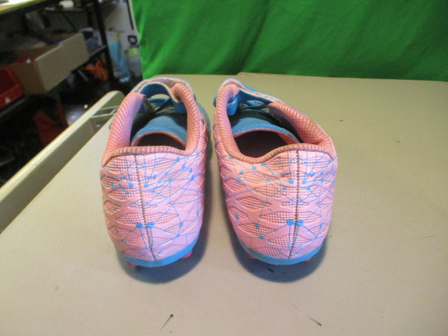 Load image into Gallery viewer, Used Deja Tu Huella Soccer Cleats Youth Size 3
