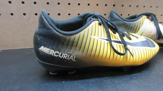 Load image into Gallery viewer, Used Nike Mercurial Soccer Cleats - Size Youth 5.5
