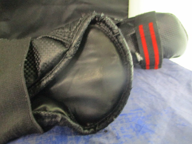 Load image into Gallery viewer, Used ATA Sparring Shoes Size 7 - some wear
