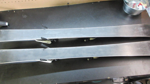 Load image into Gallery viewer, Used Fischer RC4 Race Jr. Skis ?+ FJ4 AC Jr. Rail Bindings - 110
