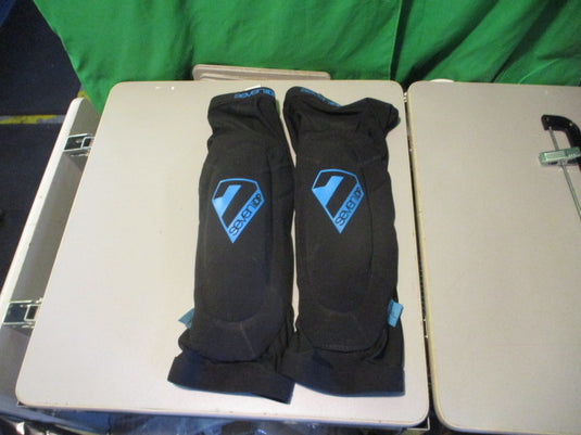 Used SeveniDP Bicycle Knee/Shin Pads Size Large