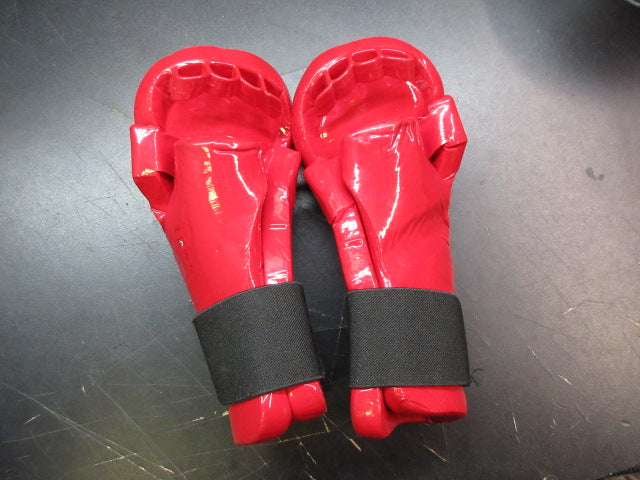 Load image into Gallery viewer, Used U.S. Martial Arts Gloves
