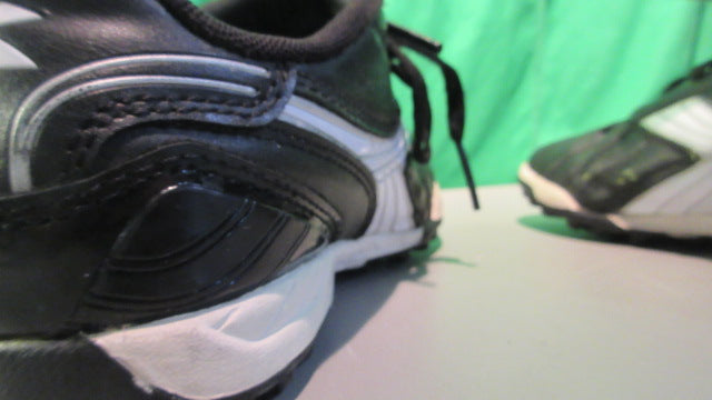 Load image into Gallery viewer, Used Diadora Forza Youth 2Y Turf Soccer Shoes
