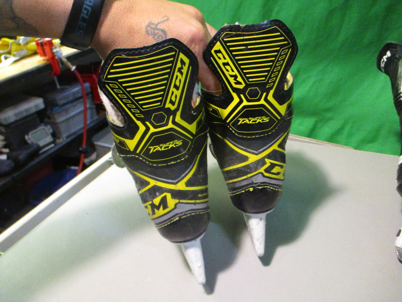 Load image into Gallery viewer, Used CCM Super Tacks 9350 Size 12 Hockey Skates
