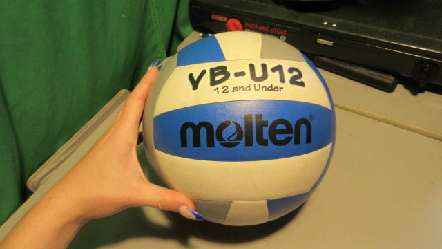 Load image into Gallery viewer, Used Molten 12 &amp; Under VB-U12 Volleyball
