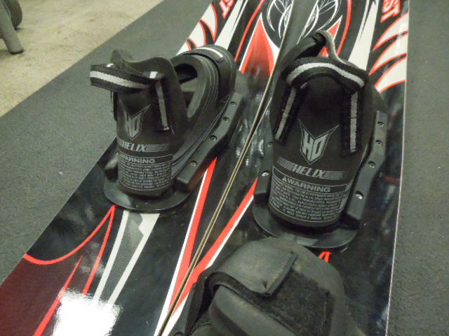 Load image into Gallery viewer, Used HO Blast 67 Super V Bottom Sport Series Complete Waterskis
