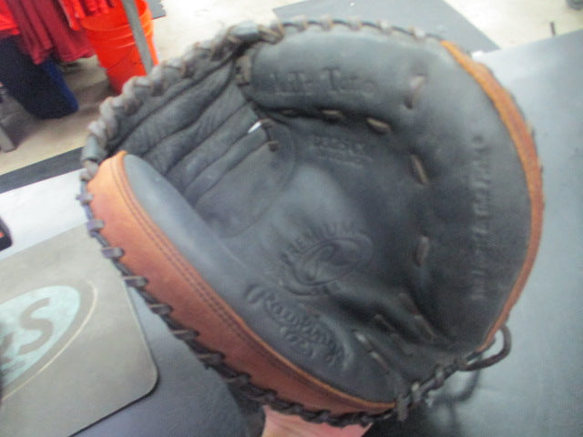 Load image into Gallery viewer, Used Rawlings Premium Series 32.5&quot; Baseball Catcher&#39;s Glove RHT (Small Tear)
