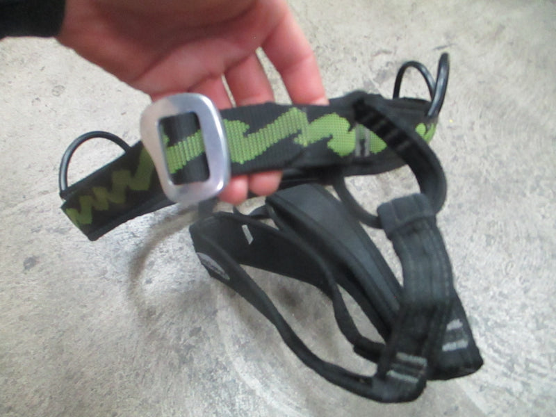 Load image into Gallery viewer, Used Black Diamond XL Climbing Sit Harness
