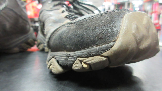 Load image into Gallery viewer, Used Merrell Mens 9 Hiking Shoes
