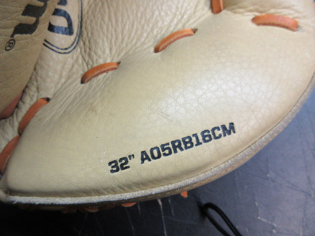 Load image into Gallery viewer, Used Wilson 32" Youth A500 Series Catcher's Mitt - RHT

