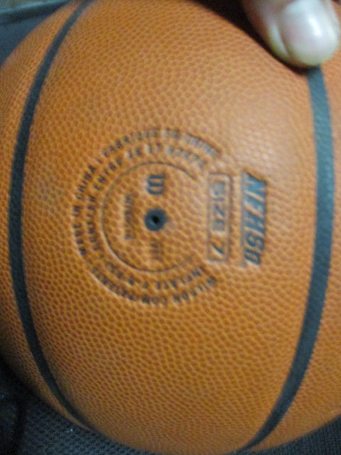 Load image into Gallery viewer, Used Wilson Evolution Indoor Game Ball
