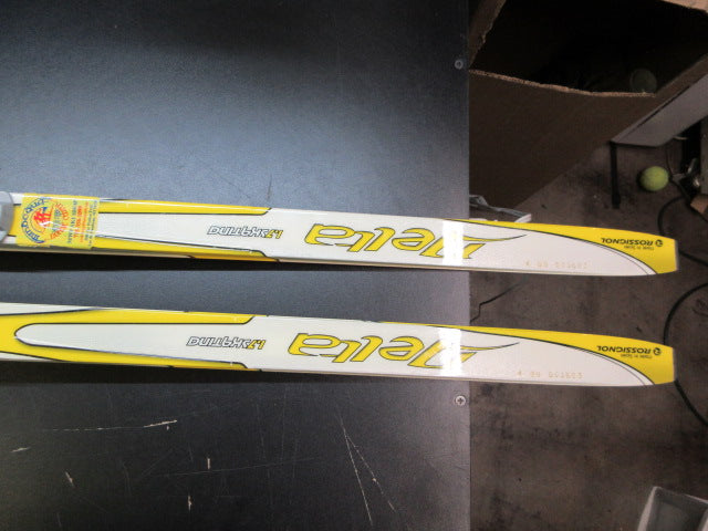 Load image into Gallery viewer, Used Rossignol Delta Cross Country Skis
