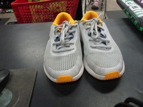Used Under Armour Surge Size Youth 3.5 Sneakers