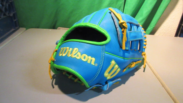 Load image into Gallery viewer, New Wilson Spring 2025 A2000® PP05 11.5” Infield Glove
