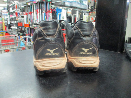 Used Mizuno Cleats in black size 11 (Wear On Cleats)